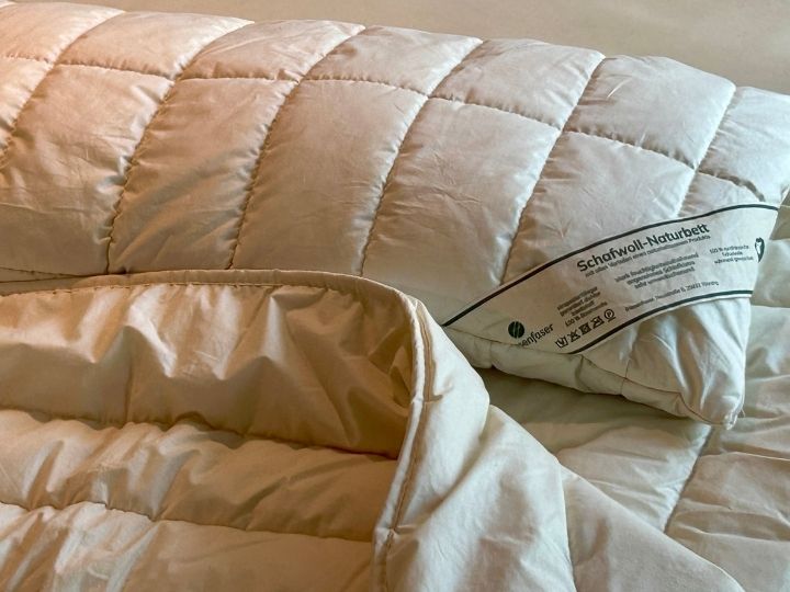 Kopfkissen mit Schafwolle gefüllt